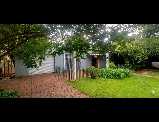 3 BEDROOM HOUSE TO LET IN ARCON PARK
